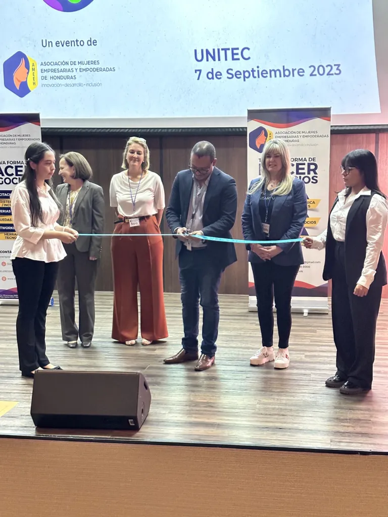 Mujeres emprendedoras inspiran por su esfuerzo y perseverancia