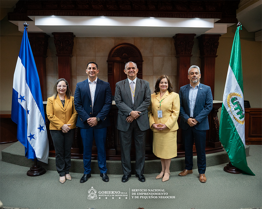 SENPRENDE Y UTH GENERAN MÁS OPORTUNIDADES PARA QUE JÓVENES EMPRENDEDORES CONVIERTAN SUS IDEAS EN NEGOCIOS SOSTENIBLES.