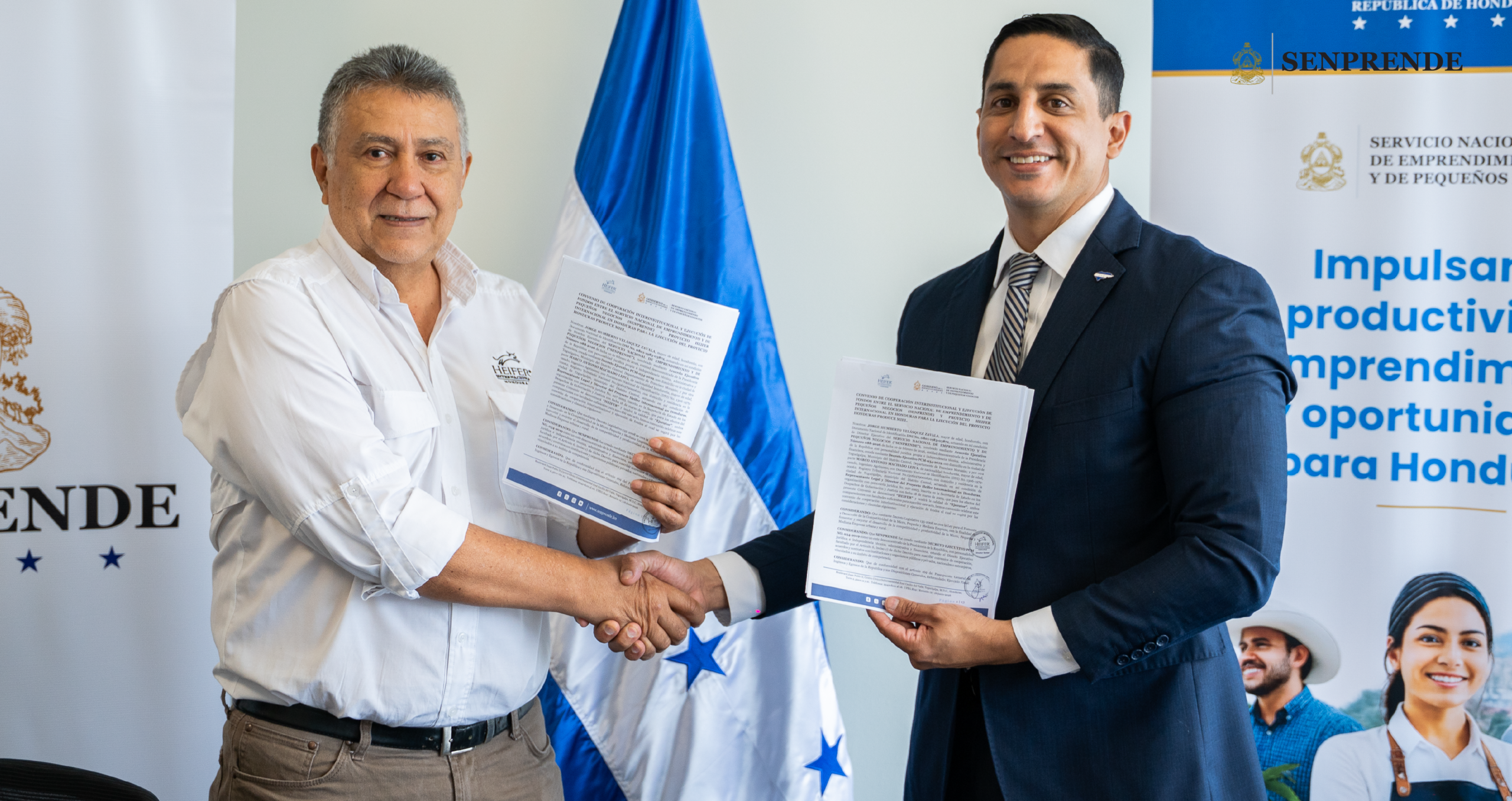 Honduras produce más de 800 mil kilos de miel al año y SENPRENDE junto a HEIFER impulsan estrategia para fortalecer el sector apícola.